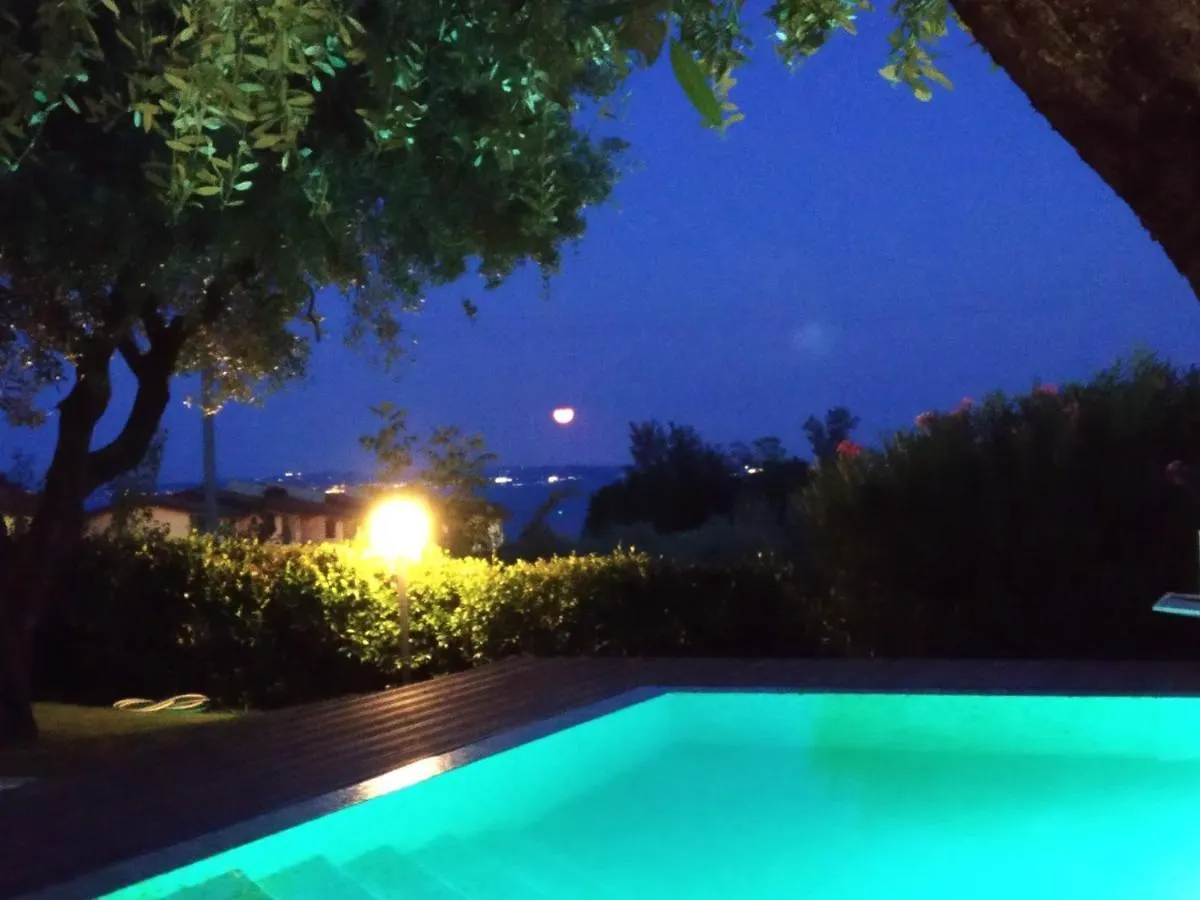 La Gemma Sul Lago Manerba del Garda Bed & Breakfast