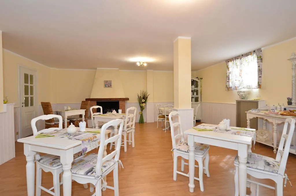 La Gemma Sul Lago Manerba del Garda Bed & Breakfast